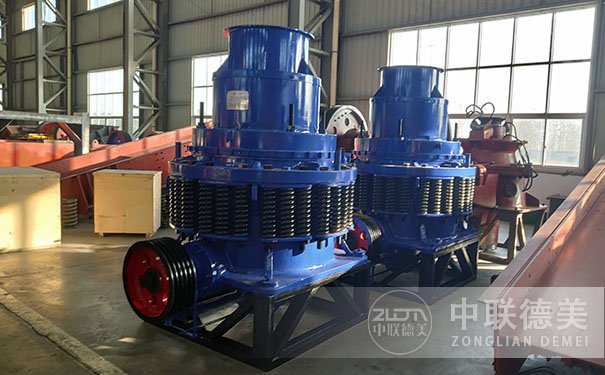 福建液壓圓錐破碎機(jī)現(xiàn)場視頻圖片