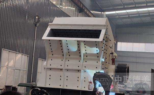 可逆式錘式破碎機(jī)