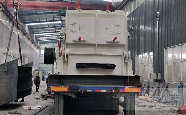 反擊式制砂機(jī)