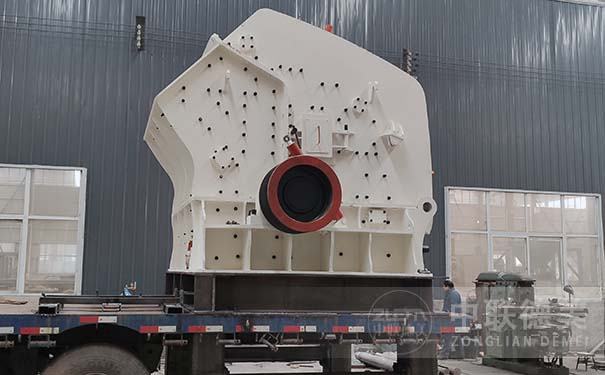 2.jpg 反擊式破碎機(jī)